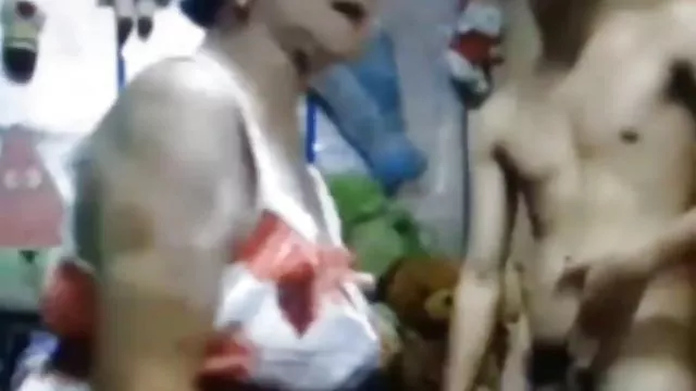 En iyi porno hiçbir kayıt Üvey kardeşi Bakire rahibe baştan yakaladı ve kıçını mobil prn izle fuck