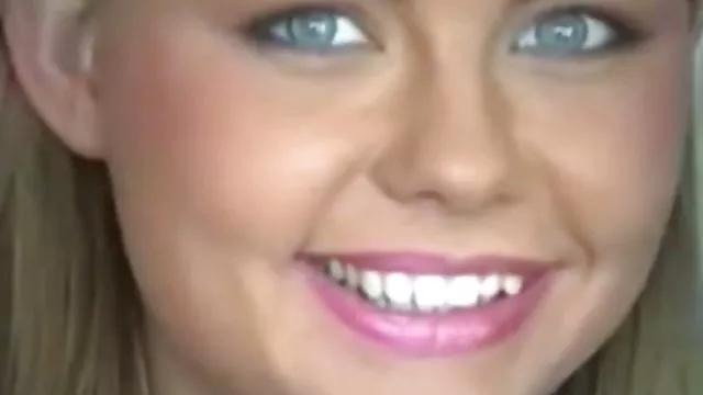 En iyi porno hiçbir kayıt İngiliz MİLF porna indiir Janey tüylü kedi ile kapalı alır ve oynar