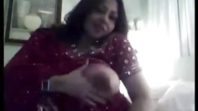 En iyi porno hiçbir kayıt Kızlar terasta, bahçede çorap öpüşme hd porn mobil indir